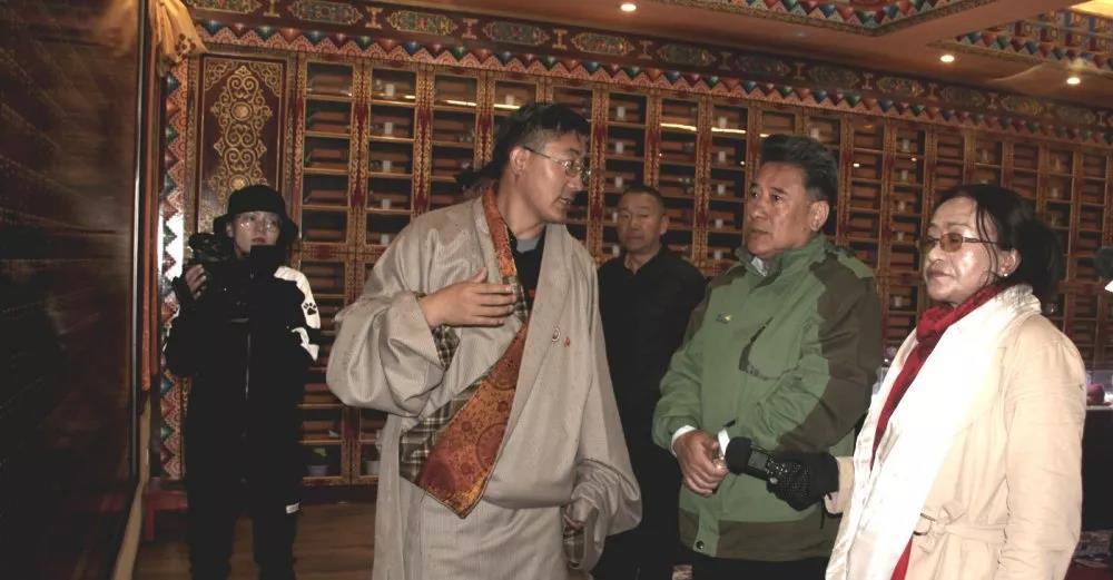 厲害了，央視媒體走進(jìn)若爾蓋藏文中學(xué)