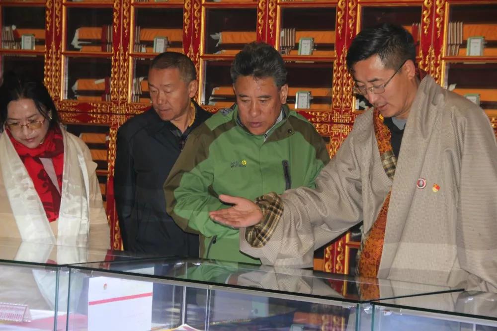 厲害了，央視媒體走進(jìn)若爾蓋藏文中學(xué)