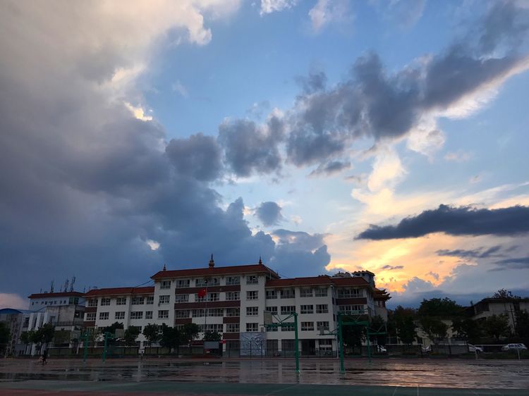 涼山州民族中學(xué)教學(xué)好不好？