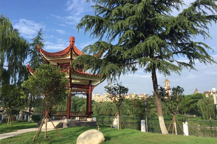 成都市三原外國(guó)語(yǔ)學(xué)校地址在哪里？
