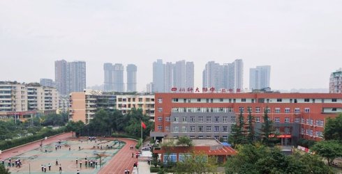 四川師范大學附屬中學地理位置在哪里？