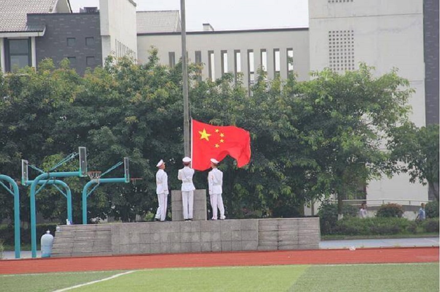 石室白馬中學近幾年的中考錄取分數(shù)線是多少？