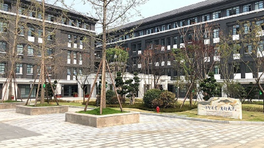 成都第二十中學(xué)校園環(huán)境好不好、怎么樣？