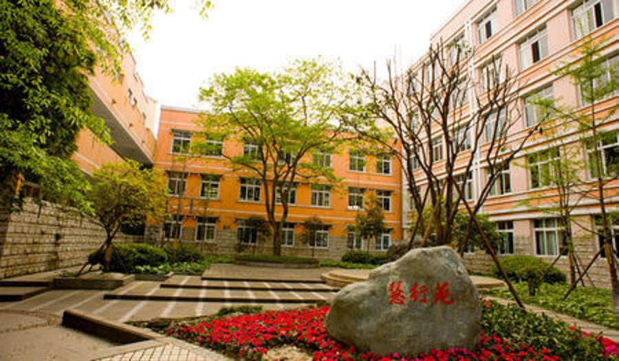 郫縣二中校園環(huán)境怎么樣？