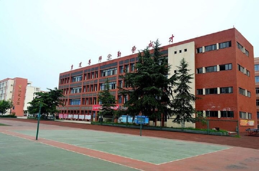 江油一中是公辦院校嗎？
