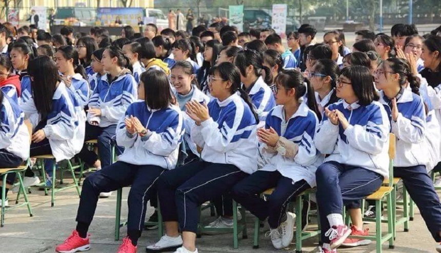 資陽外國語學(xué)校環(huán)境、教學(xué)設(shè)施好不好？