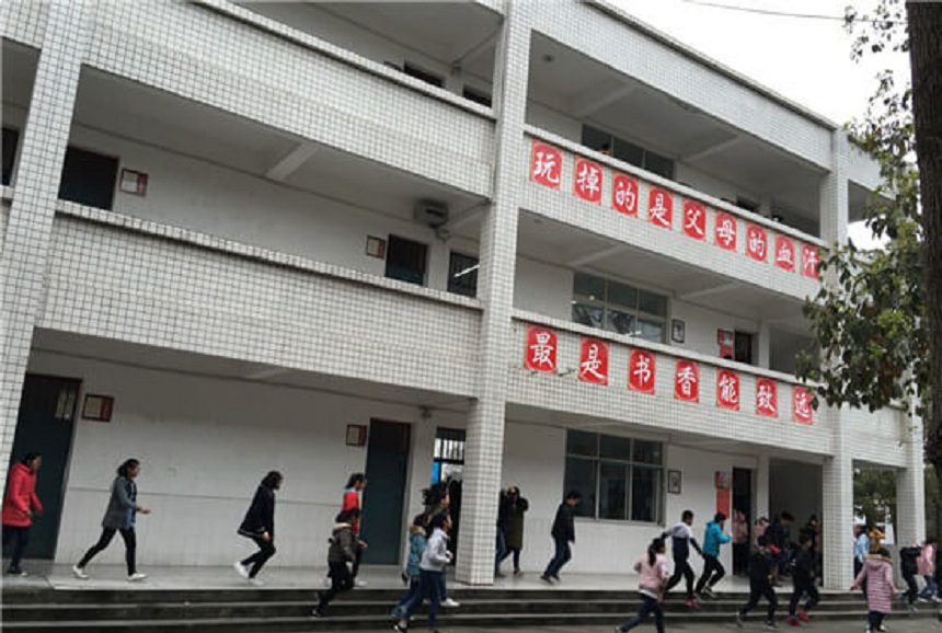 龍正中學(xué)環(huán)境好嗎？