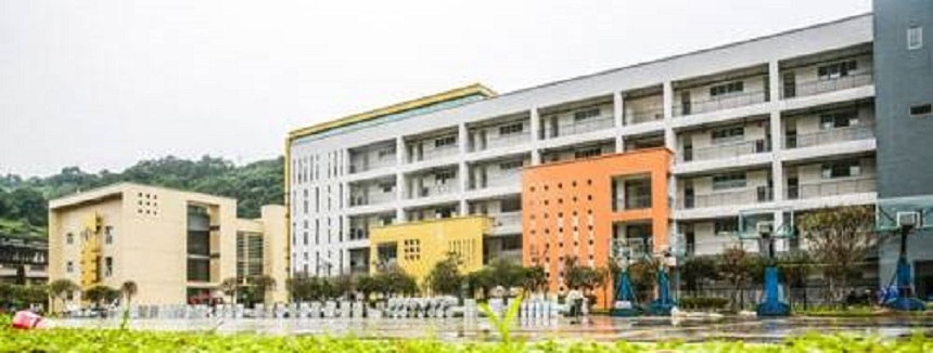 雅安二中寢室、校園環(huán)境怎么樣？