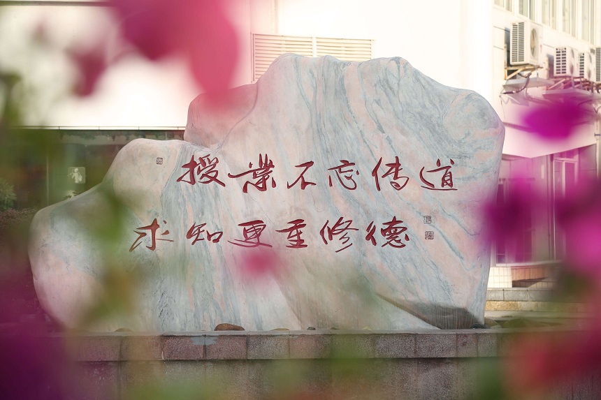 東汽八一中學近幾年升學率情況怎么樣？