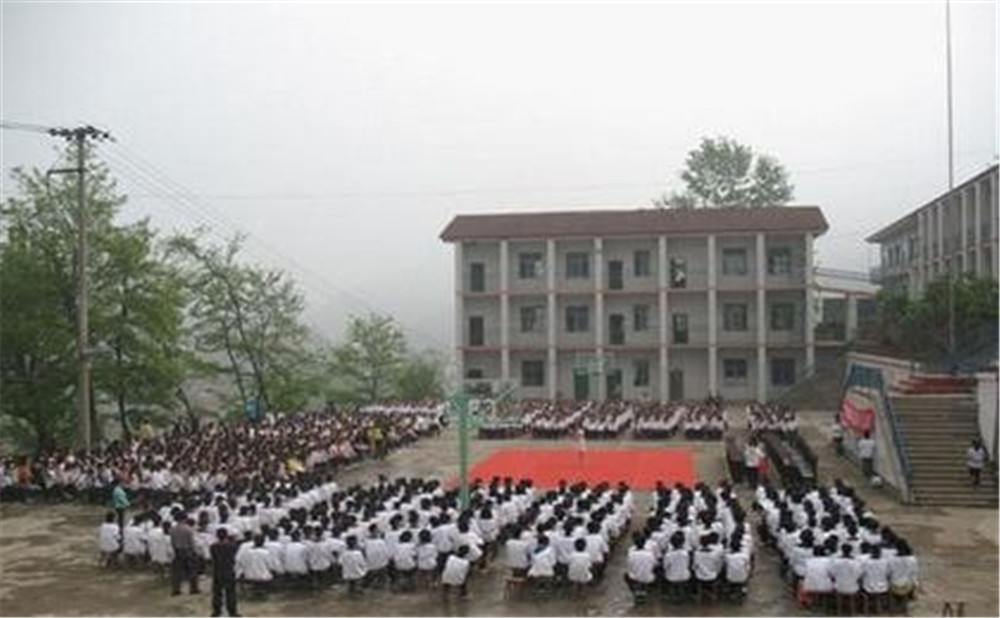 萬源市第二中學(xué)環(huán)境怎么樣、好嘛？