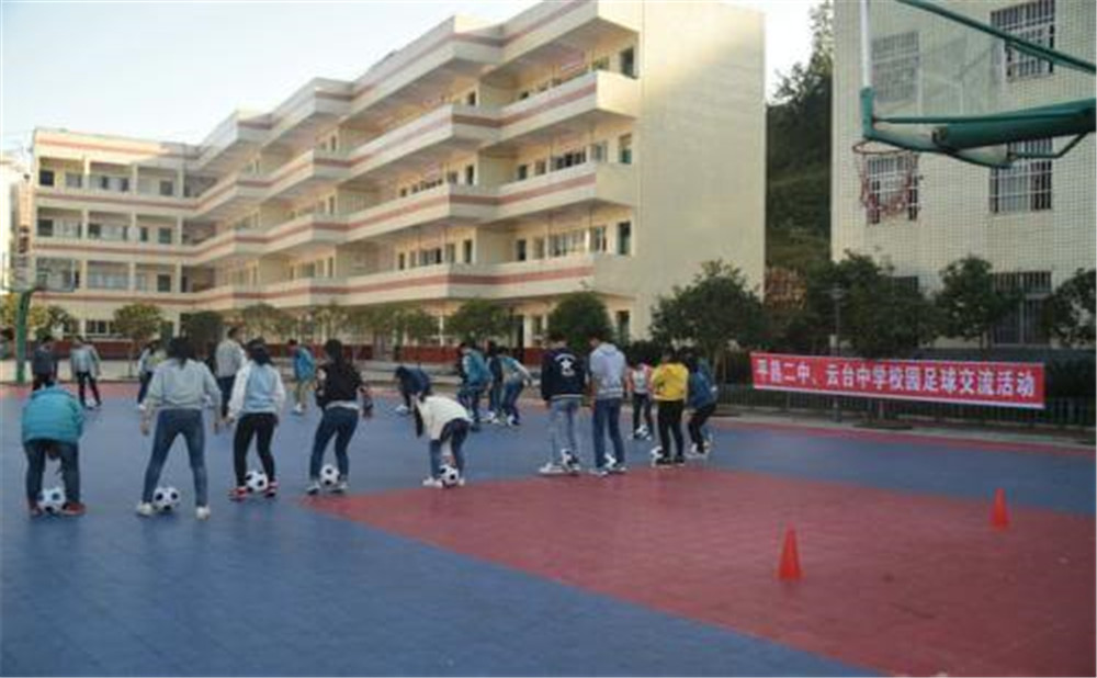 云臺中學學校詳細地址在什么地方？
