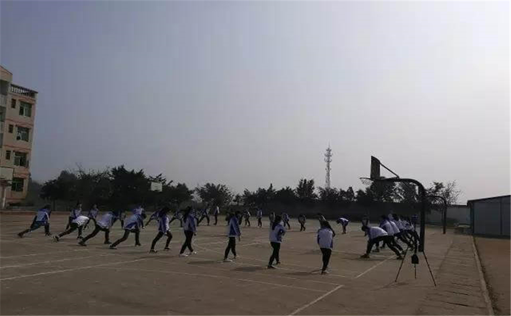 內(nèi)江市第十一中學(xué)2020年中考錄取分?jǐn)?shù)線多少分？