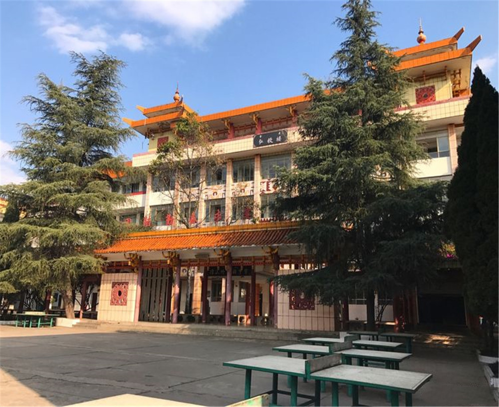 涼山州民族中學(xué)學(xué)校招辦電話(huà)是多少？