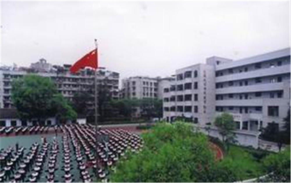 成都第十七中學(xué)高中部錄取分?jǐn)?shù)線是多少？