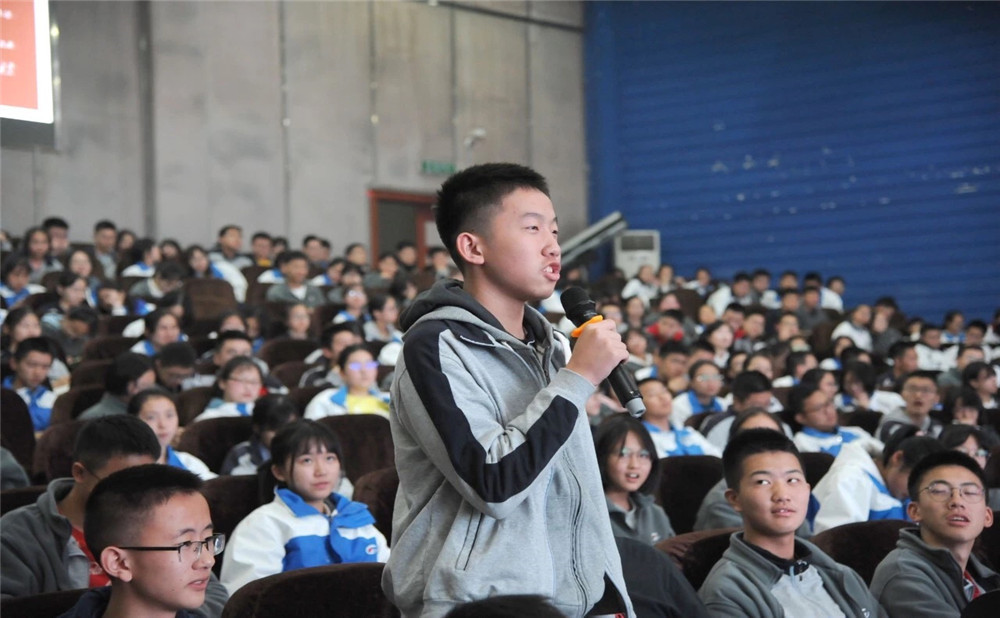 成都棠湖外國語學(xué)校怎么樣？