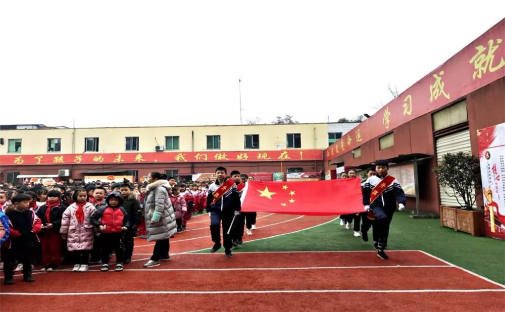 成都文武學(xué)校去年的錄取分?jǐn)?shù)線是多少？