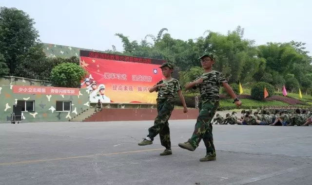 蒲江中學(xué)的一年學(xué)費(fèi)是多少錢(qián)？