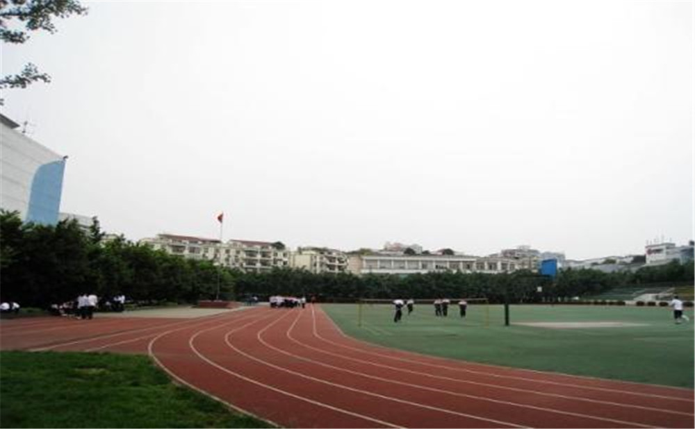 四川師范大學(xué)實(shí)驗(yàn)外國(guó)語(yǔ)學(xué)校的學(xué)費(fèi)是多少？