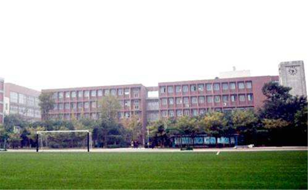 電子科技大學(xué)實(shí)驗中學(xué)近三年的錄取分?jǐn)?shù)是多少？