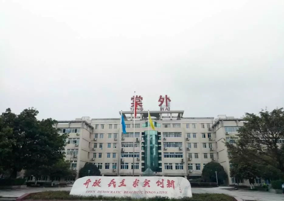 成都棠湖外國(guó)語(yǔ)學(xué)校近三年的錄取分?jǐn)?shù)線是多少？