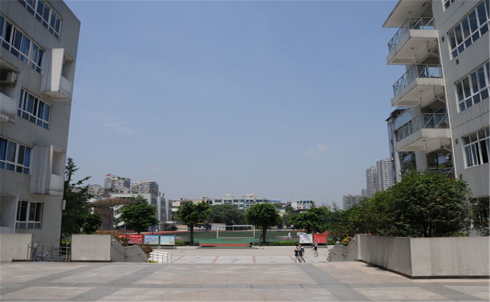 成都鐵路中學(xué)近三年的錄取分?jǐn)?shù)是多少？