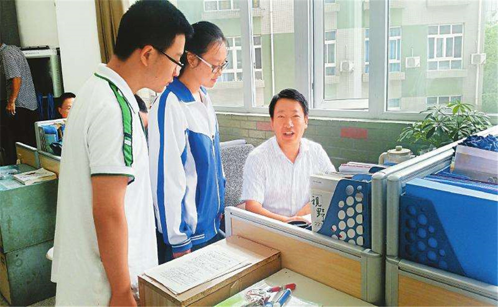 成都市第十七中學(xué)本科升學(xué)率是多少？
