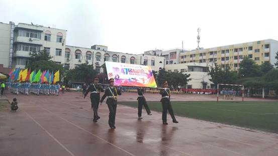 西南交通大學(xué)附屬中學(xué)高中一年的學(xué)費(fèi)是多少？