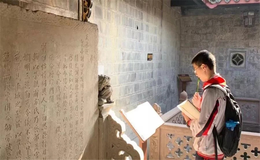 四川師范大學附屬中學本科升學率是多少？