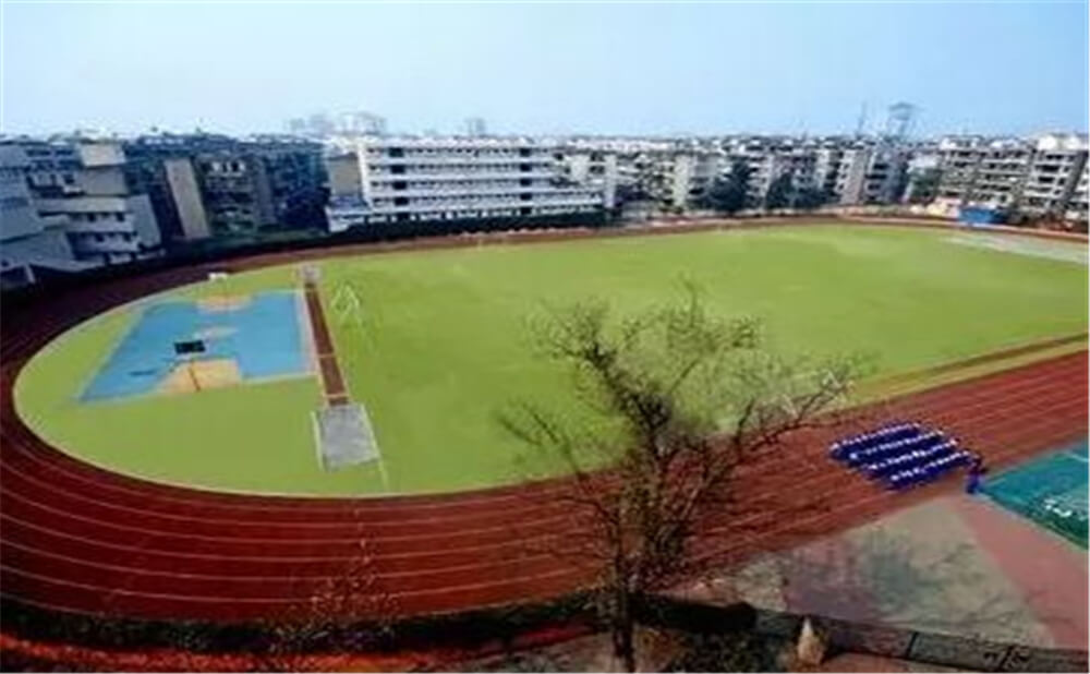 成都實(shí)外新都五龍山學(xué)校的住宿怎么樣？
