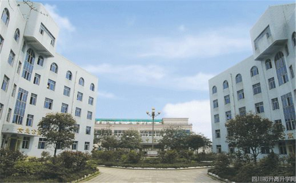 彭州中學(xué)的宿舍怎么樣？