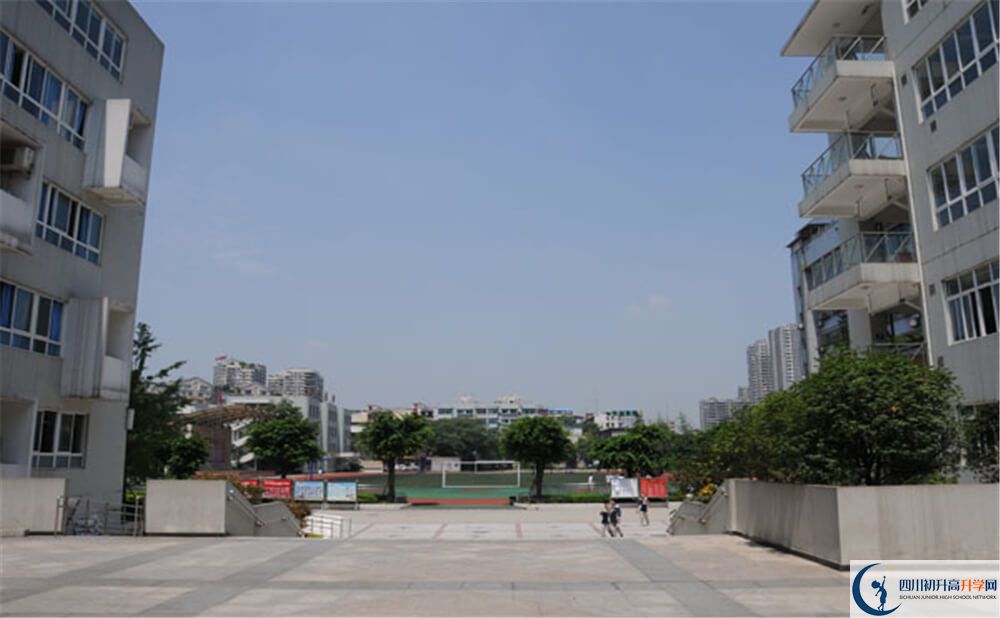 成都鐵路中學(xué)高中本部的錄取分?jǐn)?shù)是多少？
