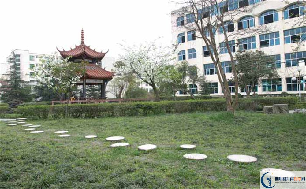 都江堰外國語實驗學校的2020分數(shù)線是多少？