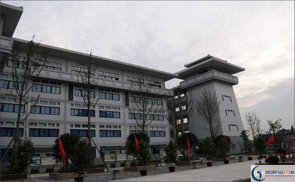 成都石室中學(xué)北湖校區(qū)的學(xué)費(fèi)大概多少？