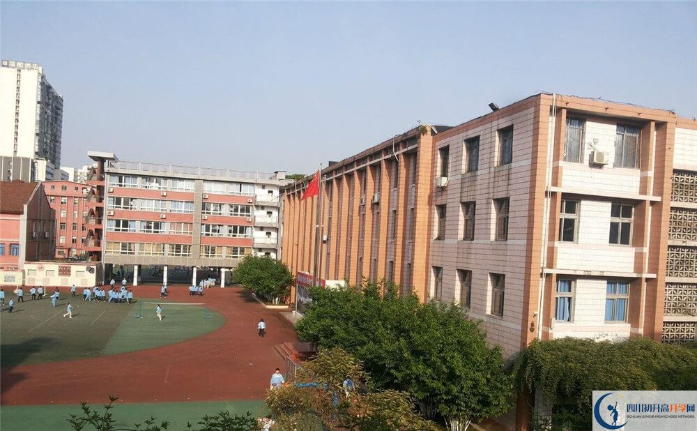 中考通錦中學的招生分數(shù)線是多少分？