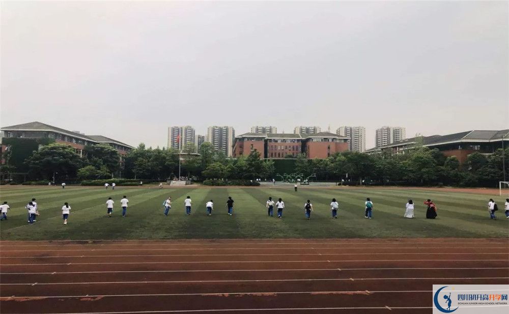 成都七中高新校區(qū)的老師好不好？