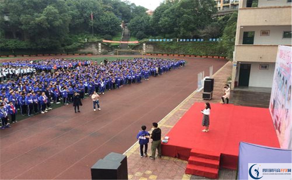 簡陽實驗中學的高中住宿好不好？