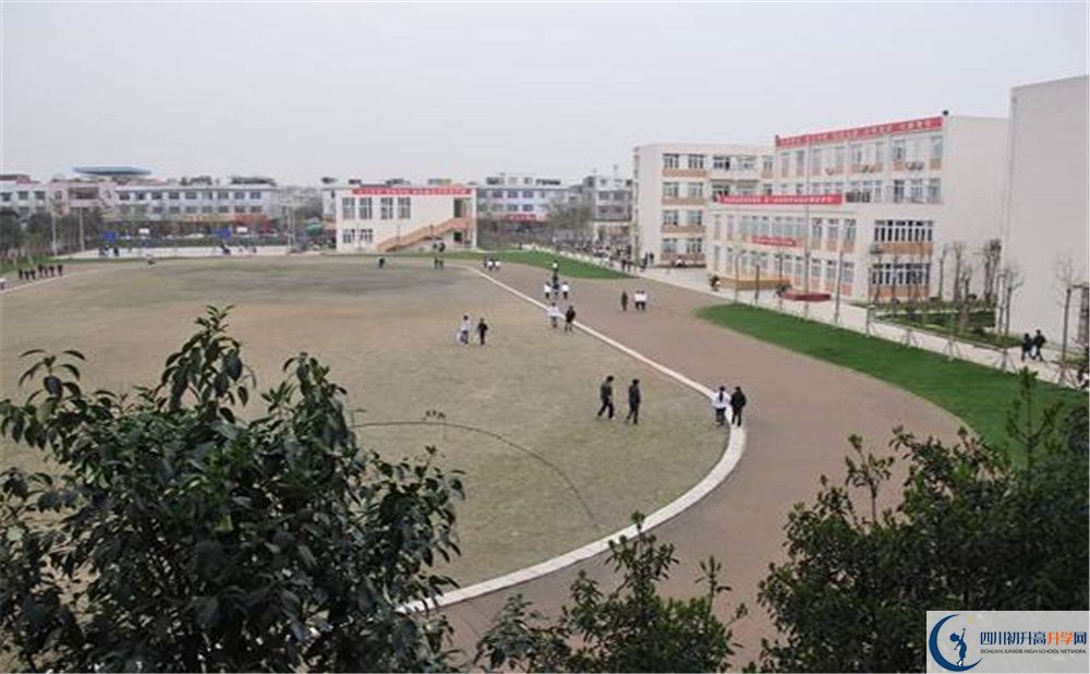 蜀城中學(xué)的高中住宿好不好？