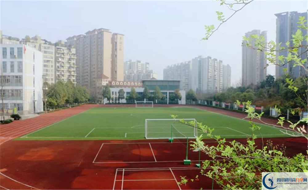 成都市第三中學初升高向外地招生嗎？