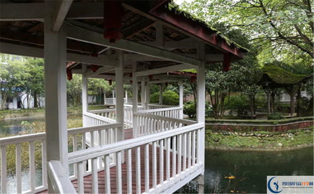 光亞學(xué)校住宿費(fèi)用是多少？