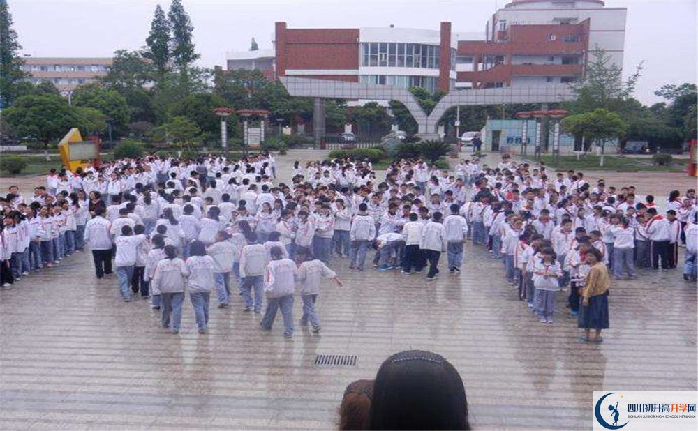 彭州中學(xué)2020年被清華北大錄取的學(xué)生有多少？