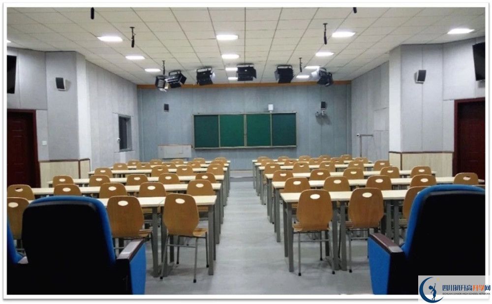 成都石室中學(xué)的高中住宿怎么樣？
