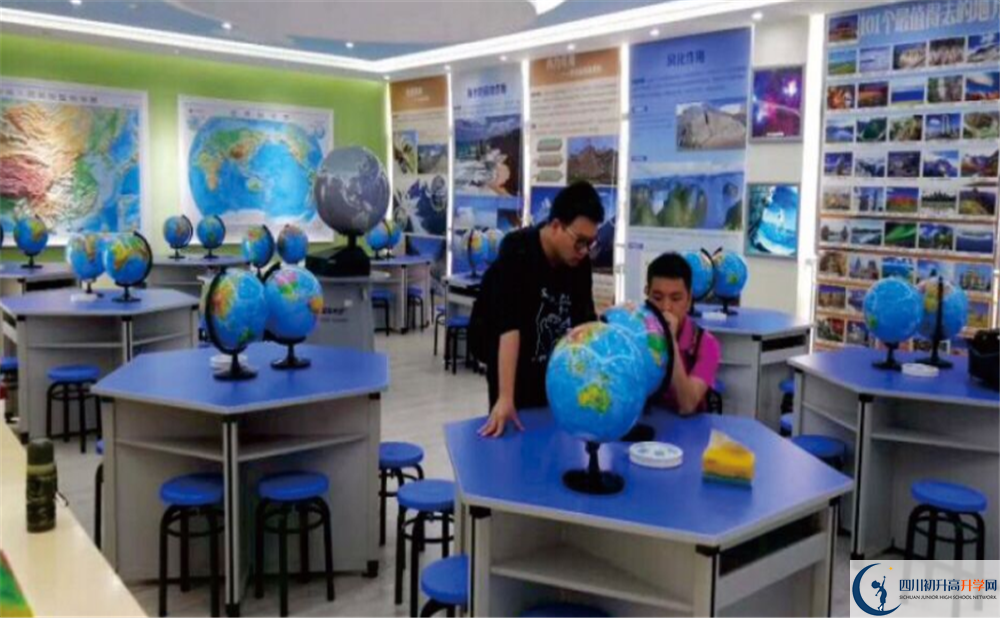 川科外國語學校2020年外地生學費是多少？