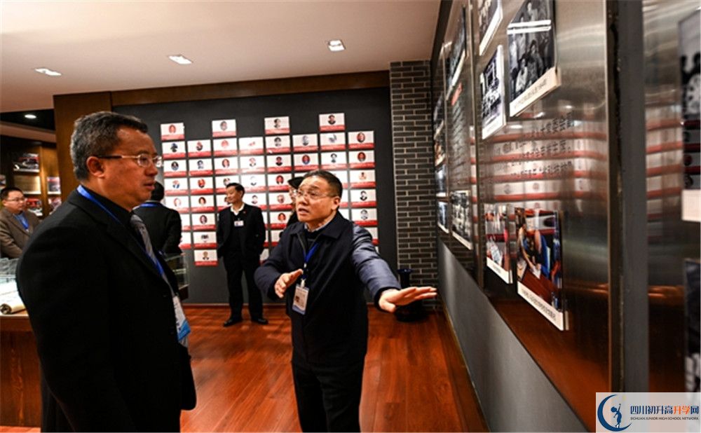 成都十二中平行班與實驗班差多少？