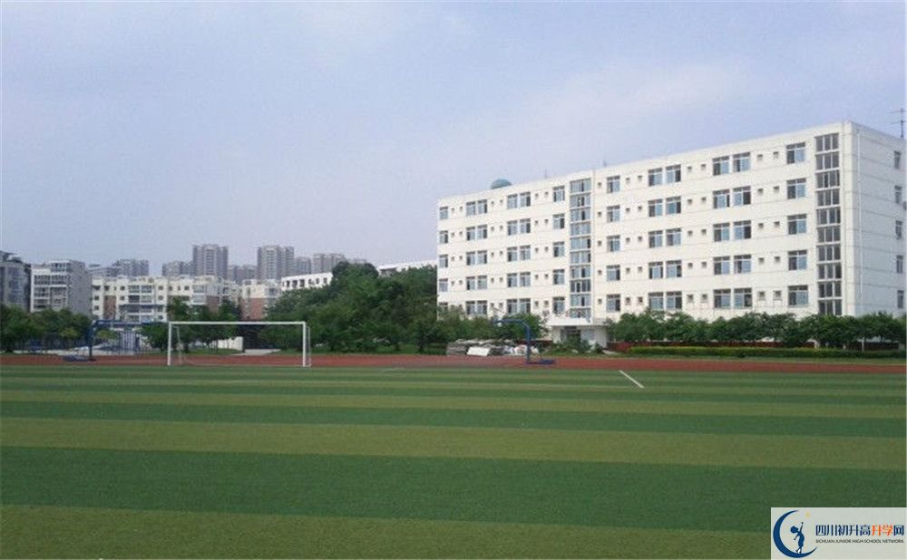 龍泉二中是私立還是公立學(xué)校？
