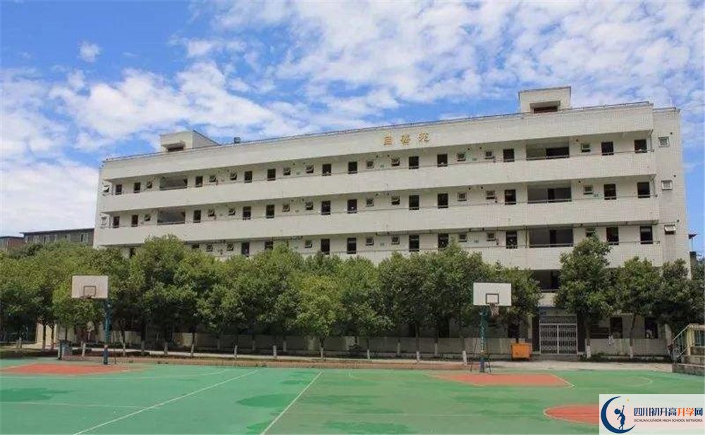 成都市籍田中學(xué)實驗班人數(shù)是多少？