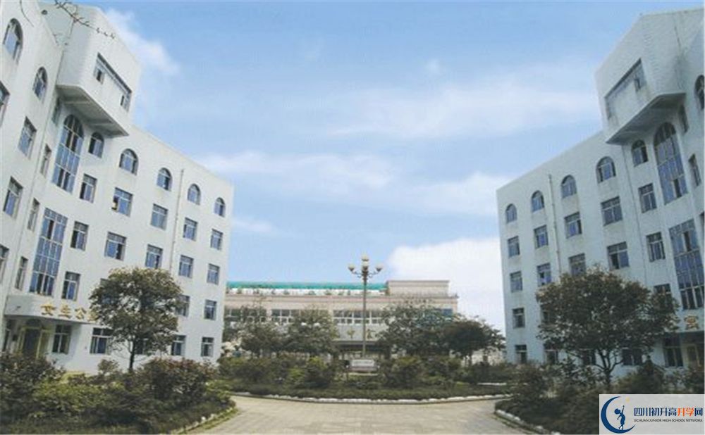 彭州中學(xué)在全國高中排名是多少？