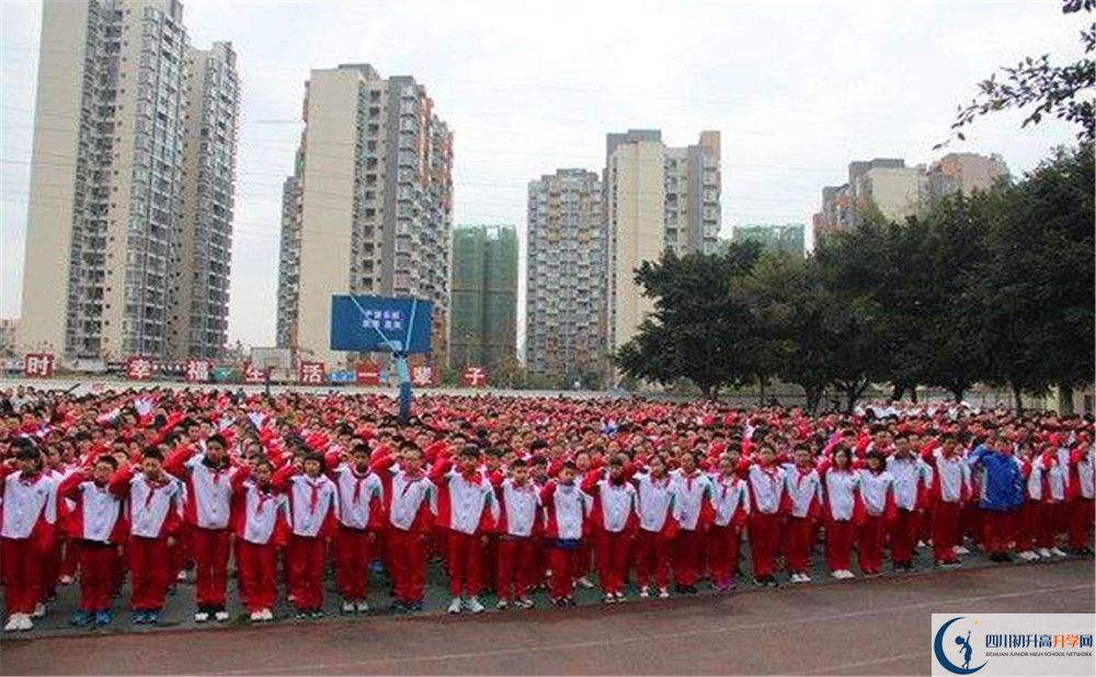 成都石室佳興外國語學(xué)校與成都七中實(shí)驗(yàn)學(xué)校哪一個(gè)好？