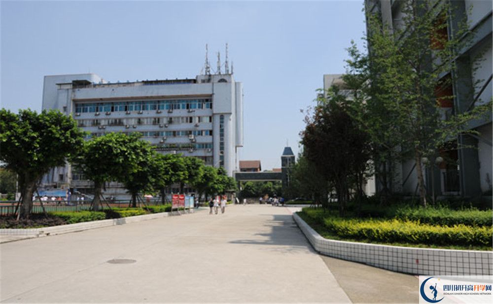 成都鐵路中學(xué)面向全國(guó)招生嗎？