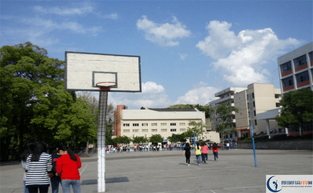 蓬安二中今年的錄取條件是否有變化？